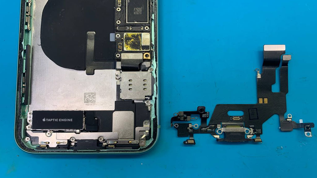 Всё о шлейфе Lightning на iPhone: Возможные проблемы, ремонт и решения